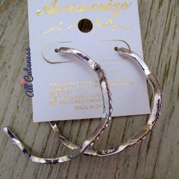 🎀 Wavy Hoop Earrings - Picture 4 of 5